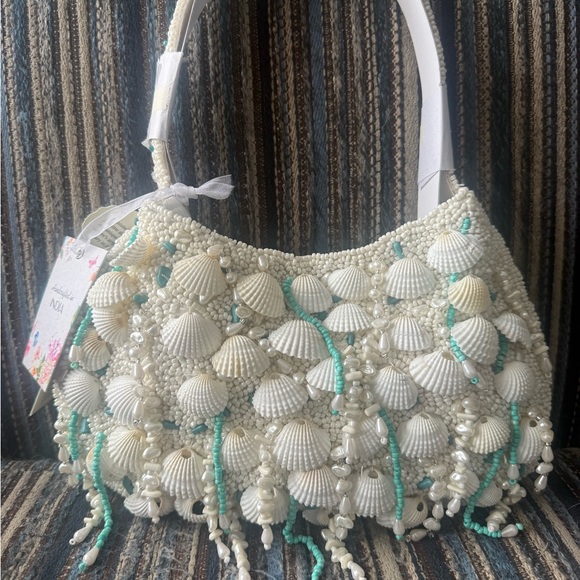Handbags - 🐚 Handcrafted Beaded Shell Shoulder Bag – NWT – Made in India 🐚